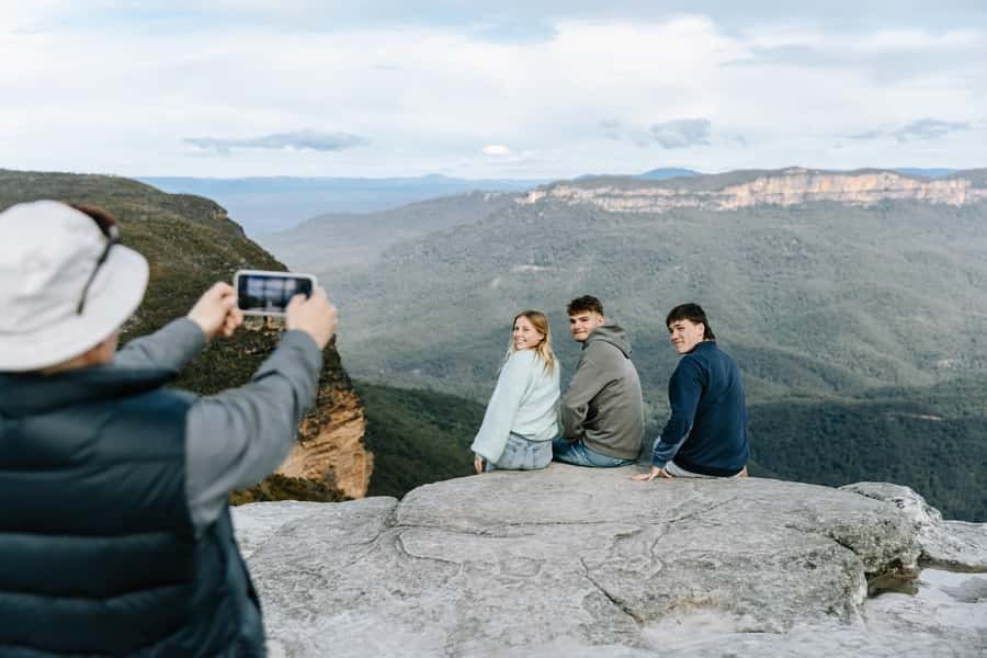 Sydney: Small Group Blue Mountains, Wildlife & Waterfalls - Bushwalking to waterfalls and mountain viewpoints