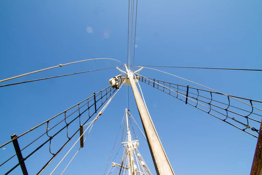 Sydney: Tall Ship Harbour Twilight Dinner Cruise - Dinner on a moving deck