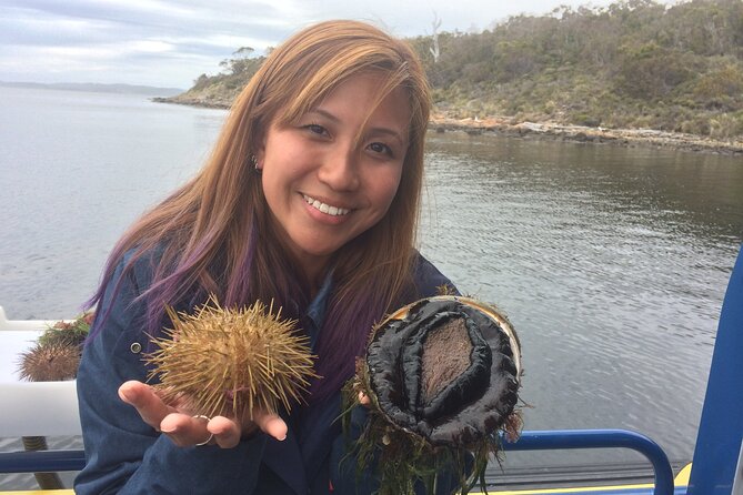 Tasmanian Seafood Gourmet Full-Day Cruise Including Lunch - Sheltered bays and the seafood hunt