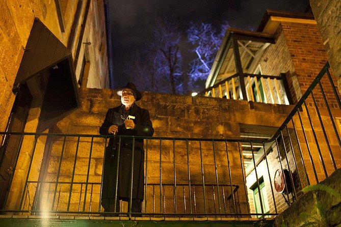 The Rocks Ghost Tours with Guide in Sydney - Why The Rocks works so well after sunset