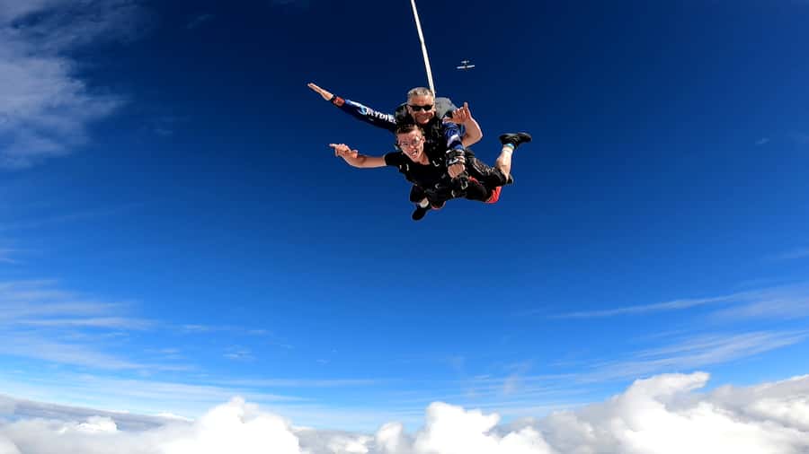 Torquay: Skydive over The Great Ocean Road - opt Melb pickup - Small groups, language, and the people beside you