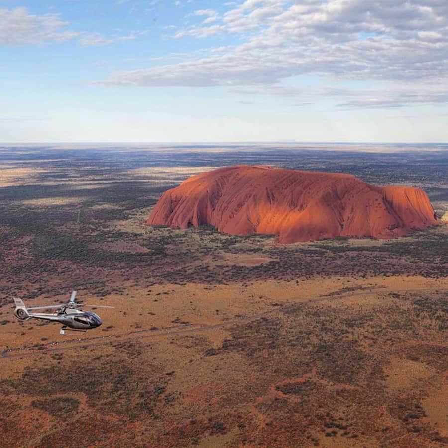 Uluru 15-Minute Helicopter Experience - A clear safety briefing before takeoff