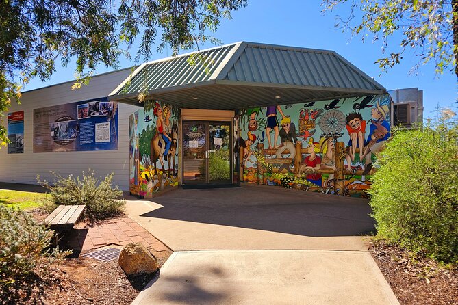 Uluru Audio Tour App - Languages, phone use, and practical limits