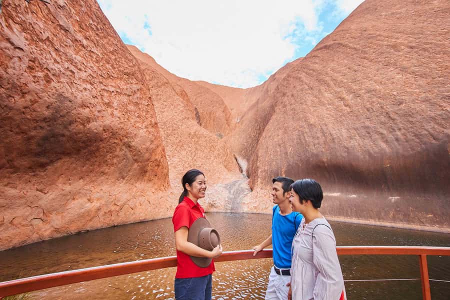 Uluru: Sacred Sites & Sunset Tour with Wine & Cheeseboard - Key points to know before booking