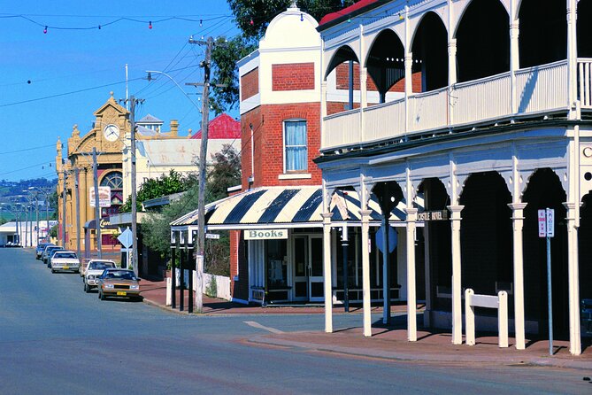 Wave Rock, York and Aboriginal Cultural Day Tour from Perth - Country lunch near Wave Rock