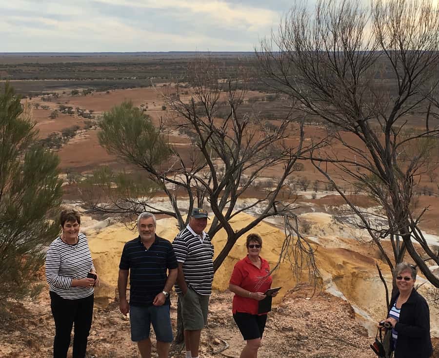 Winton: Dinosaur Stampede 3/4 Day Tour - Why the footprints are worth the long country drive
