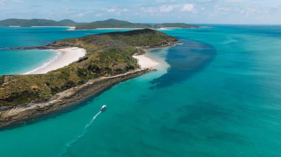 Yeppoon: Great Keppel Island Fast Boat Snorkel & Lunch Tour - A six-hour outing with room to choose